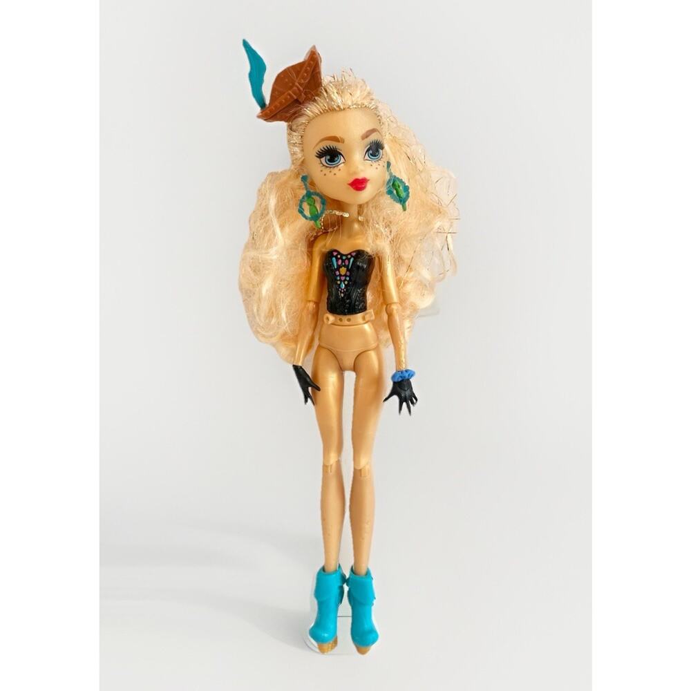 Monster High Dayna Treasure Jones Shriekwrecked Doll 2016 w/ Earrings Hat Shoes